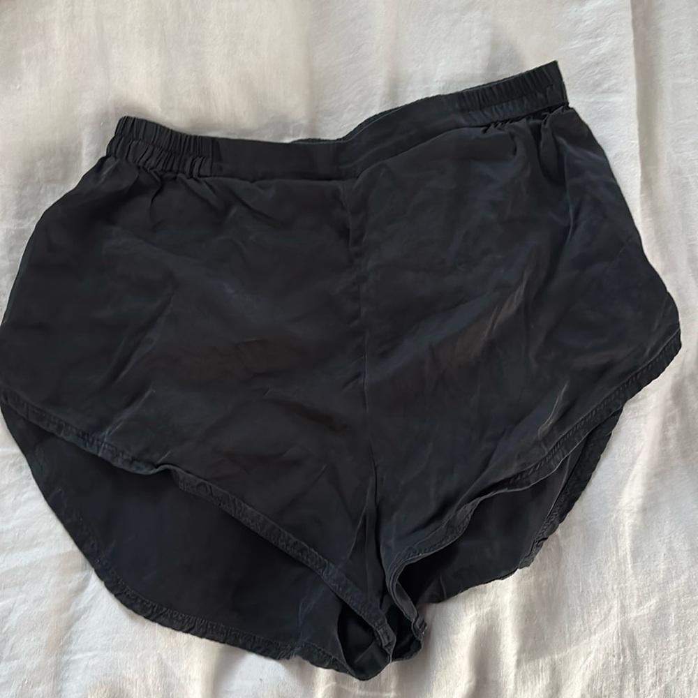Lunya Washable Silk Tulip Shorts